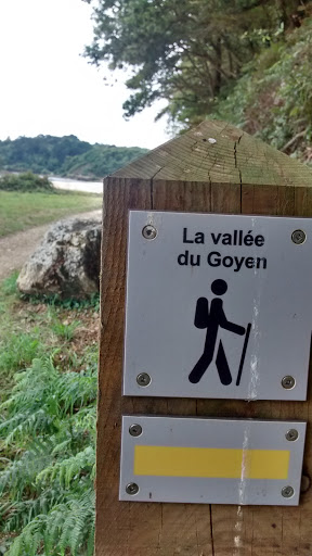 Sentier De La Vallée Du Goyen