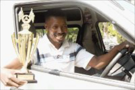 NUMBER ONE: Richard Soaratlhe with his trophy. Pic. Siphiwe Malaza. 18/09/07. © Unknown.