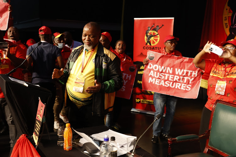 COSATU delegates have refused to be addressed by ANC Gwede Mantashe at the 14 national congress of COSATU Midrand.