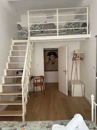 Split-Level (Mezzanine)