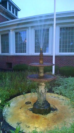 Kenworthy Fountain