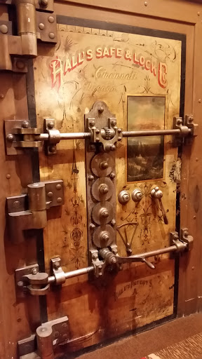 1886 Halle's Safe & Lock Vault