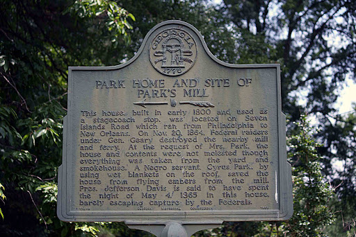This house built in early 1800 and used as a stagecoach stop, was located on Seven Islands Road which ran from Philadelphia to New Orleans. On Nov. 20, 1864, Federal raiders under Gen. Geary...