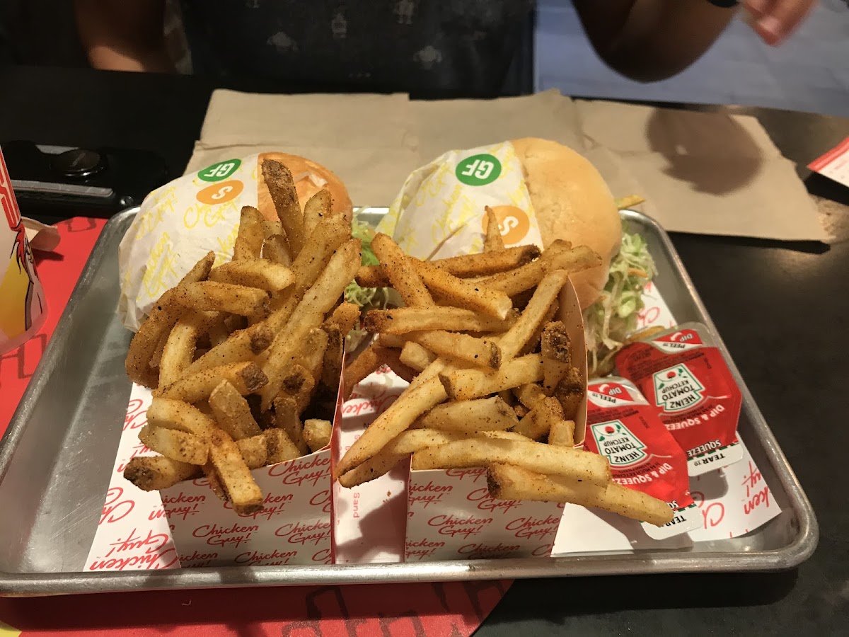 Gluten free sandwiches with fries