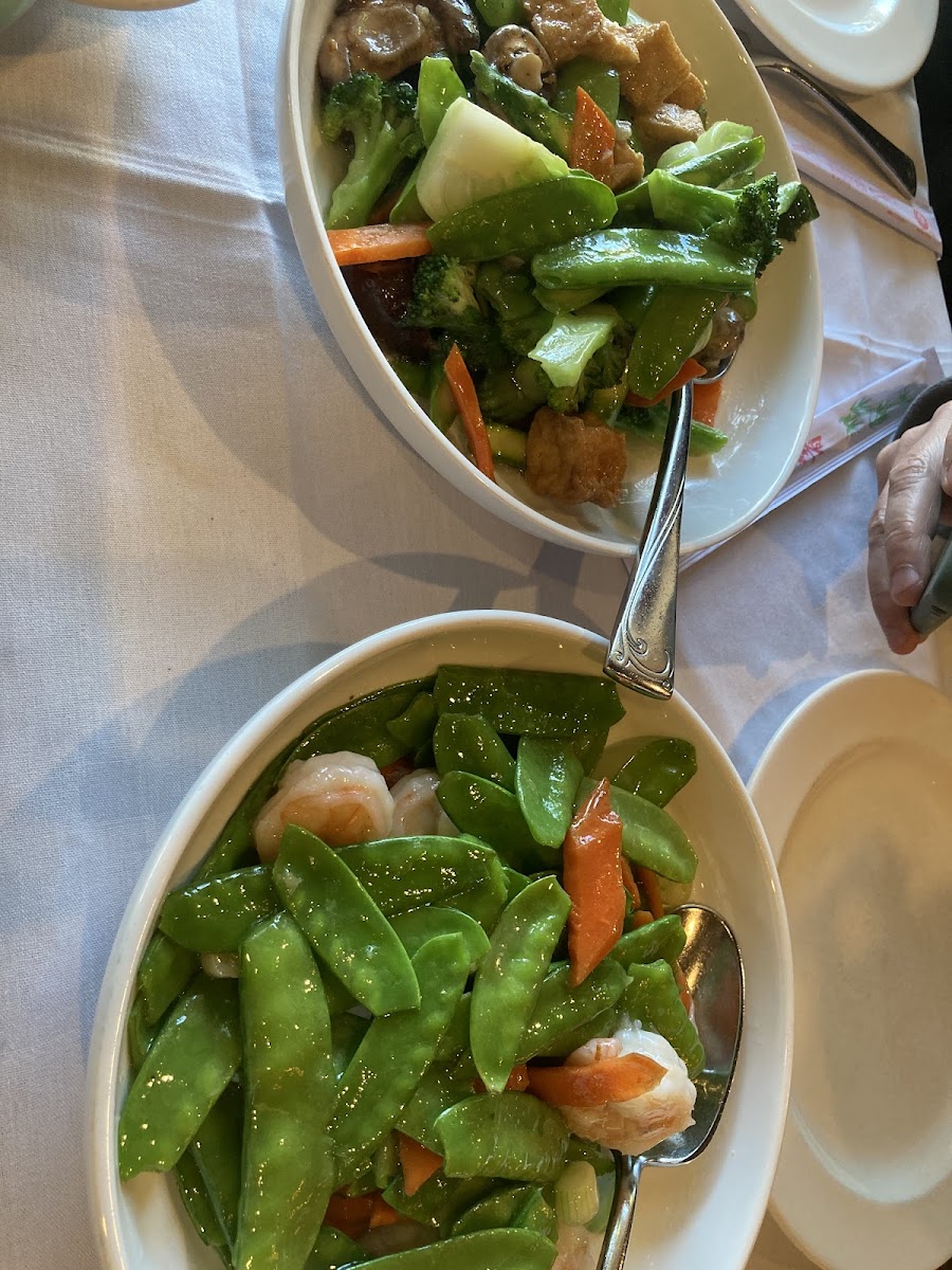 Vegetable and tofu, prawn and snow peas