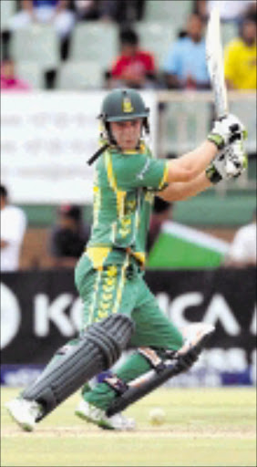 COMMANDING: Proteas batsman AB de Villiers . 07/11/2008. Pic. Lee Warren. © Gallo Images.