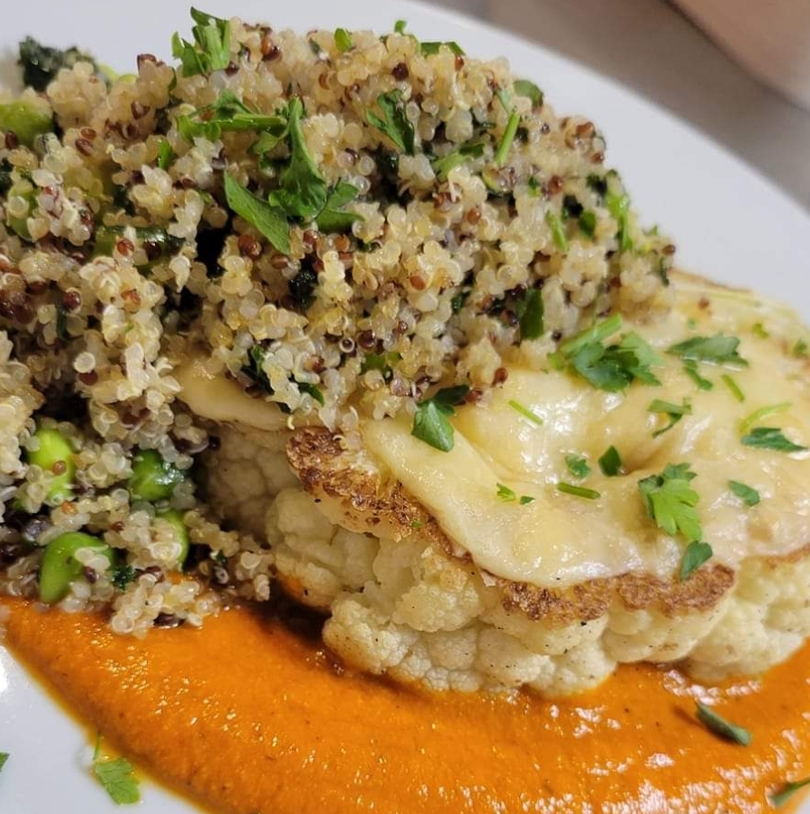 Gluten free/ Vegetarian 
Roasted cauliflower, red pepper romesco sauce, warm quinoa