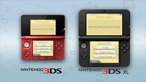 The Nintendo 3DS side by side with the Nintnedo 3DS XL