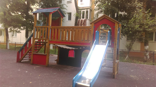 Playground Izvorul Oltului