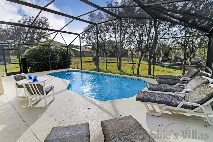 Emerald Island villa in Kissimmee with a large west-facing private pool