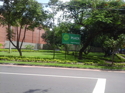 Plaza Mujer Paraguaya