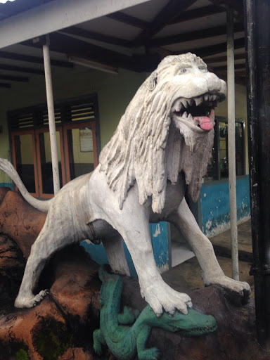 White Lion Statue 