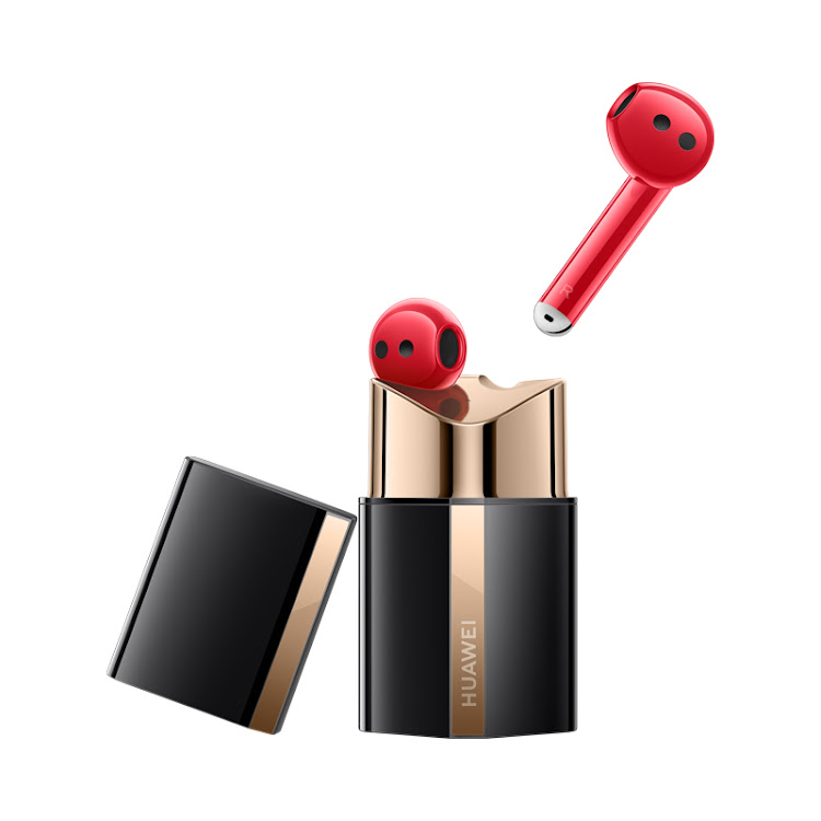 The charging case of the Huawei Freebuds Lipstick is made from corrosion- and heat-resistant stainless steel, giving it a smooth, sleek and mirror-like exterior.