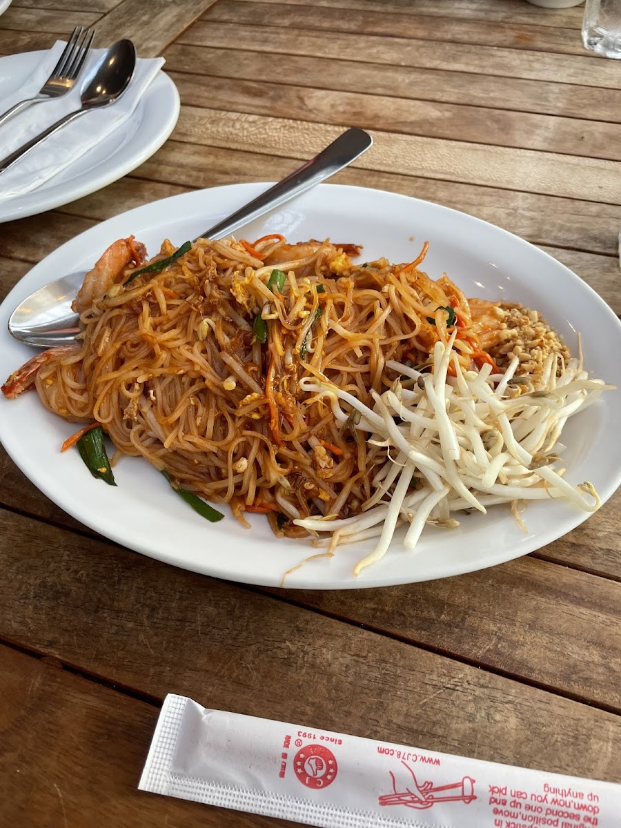 shrimp pad thai