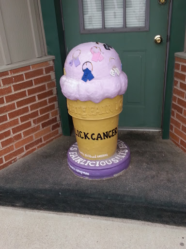 ice cream cone statue