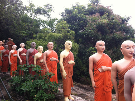 Monk Statues at Ranwana