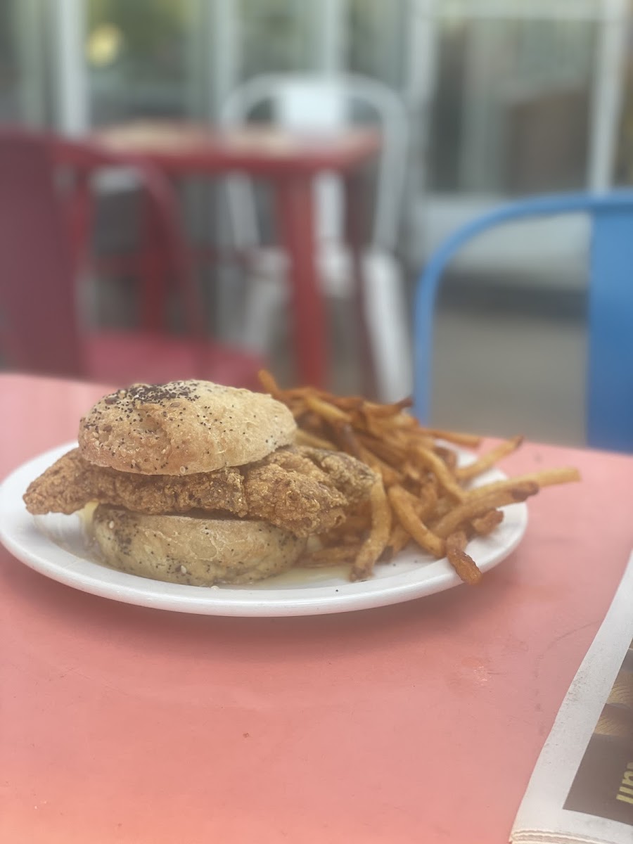 GF/dairy-free fried chicken on a GF/DF roll