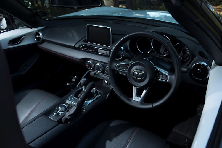 Mazda MX-5 ND Roadster interior