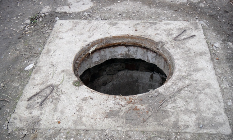 Most Joburg manholes remain uncovered because of thieves who steal metal covers to sell at scrapyards.