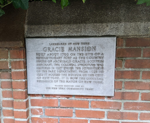 LANDMARKS OF NEW YORK GRACIE MANSION   BUILT ABOUT 1799 ON THE SITE OF A REVOLUTIONARY PORT AS THE COUNTRY HOUSE OF ARCHIBALD GRACIE, SCOTTISH MERCHANT, THIS COLONIAL STRUCTURE WAS RESTORED IN...