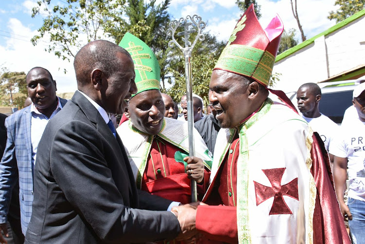 Deputy President Dr. Willian Ruto welcomed by clergy during the Holy Week Service at the African Independent Pentecostal Church of Africa (AIPCA) Muthua-ini, Tetu, Nyeri County