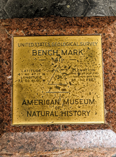UNITED STATES GEOLOGICAL SURVEY BENCH MARK1911 AMERICAN MUSEUM OF NATURAL HISTORYSubmitted by @lampbane
