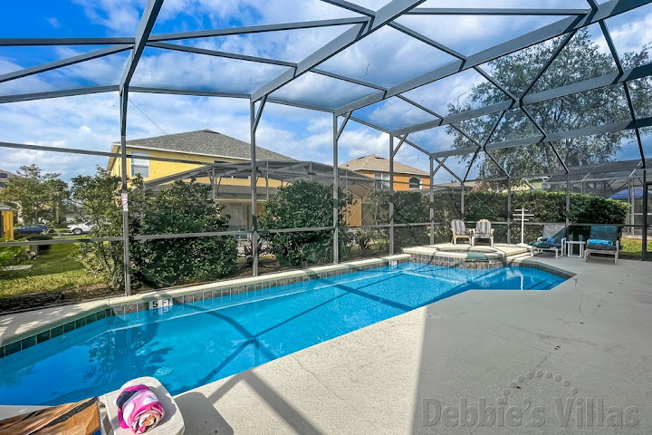 Emerald Island villa in Kissimmee with a private pool and spa