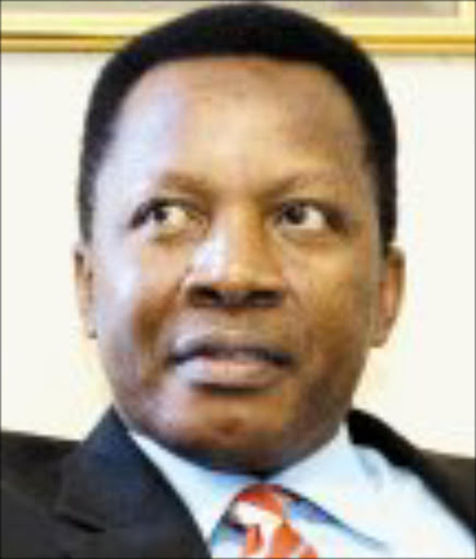 STEPPING DOWN: Maanda Manyatshe, the former managing director of MTN South Africa. Pic. Martin Rhodes. 20/09/06. © Business Day. SIGNED UP: Former Post Office chief executive Maanda Manyatshe oncluded the deal. Sunday Times, Busines Times, 19/10/2008. Pg. 03