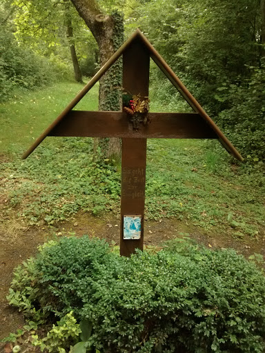 Holzkreuz Im Wald