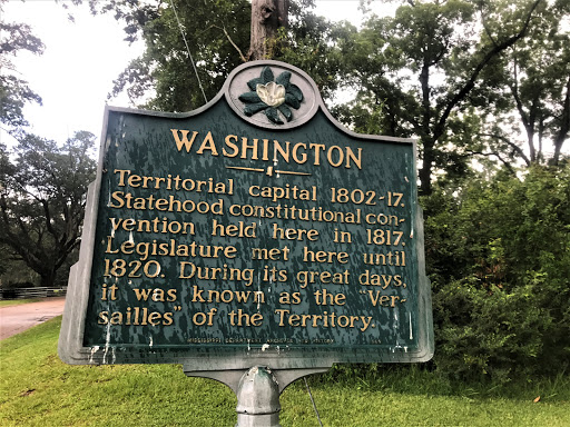 Territorial capital 1802-17. Statehood constitutional convention held here in 1817. Legislature met here until 1820. During its great days, it was known as the "Versailles" of the territory.