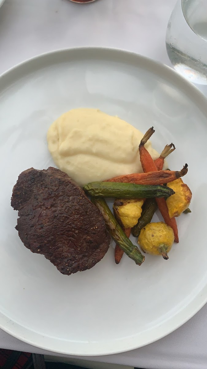 Pan Roasted Filet with mashed potstoes and vegetables