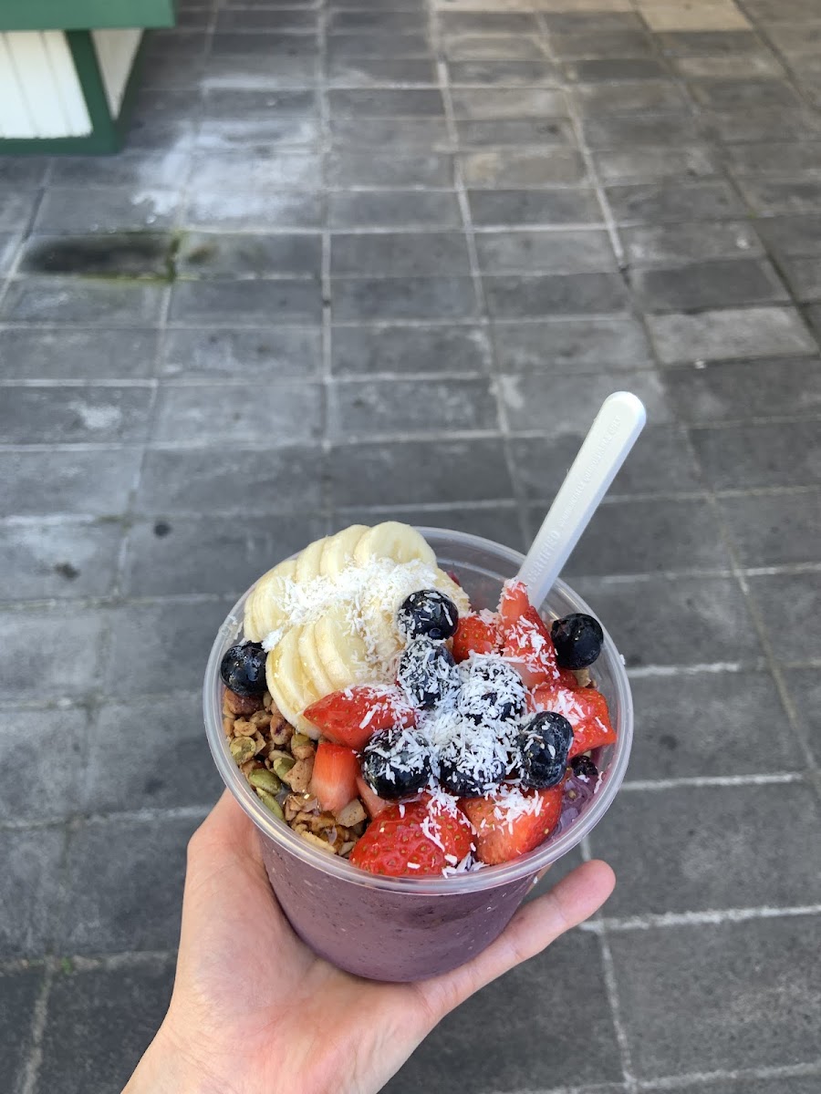 Gluten-Free at Kona Wave Cafe açaí and shaved ice