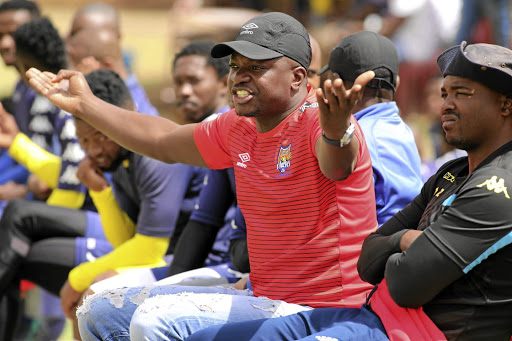 JDR Stars coach, Nditsheni Nemasisi