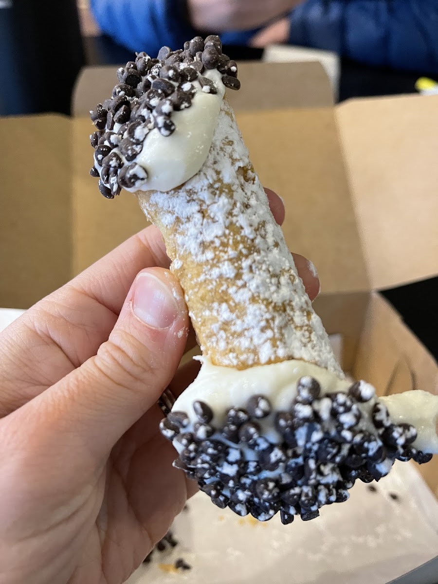 GF Cannoli from Lola's