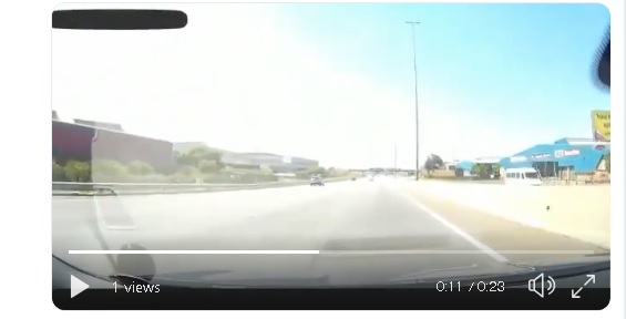 Dashcam recording of a failed chase on the R21 in pursuit of the silver BMW driver who allegedly attempted to dump a toddler on the shoulder of the highway next to Boksburg.