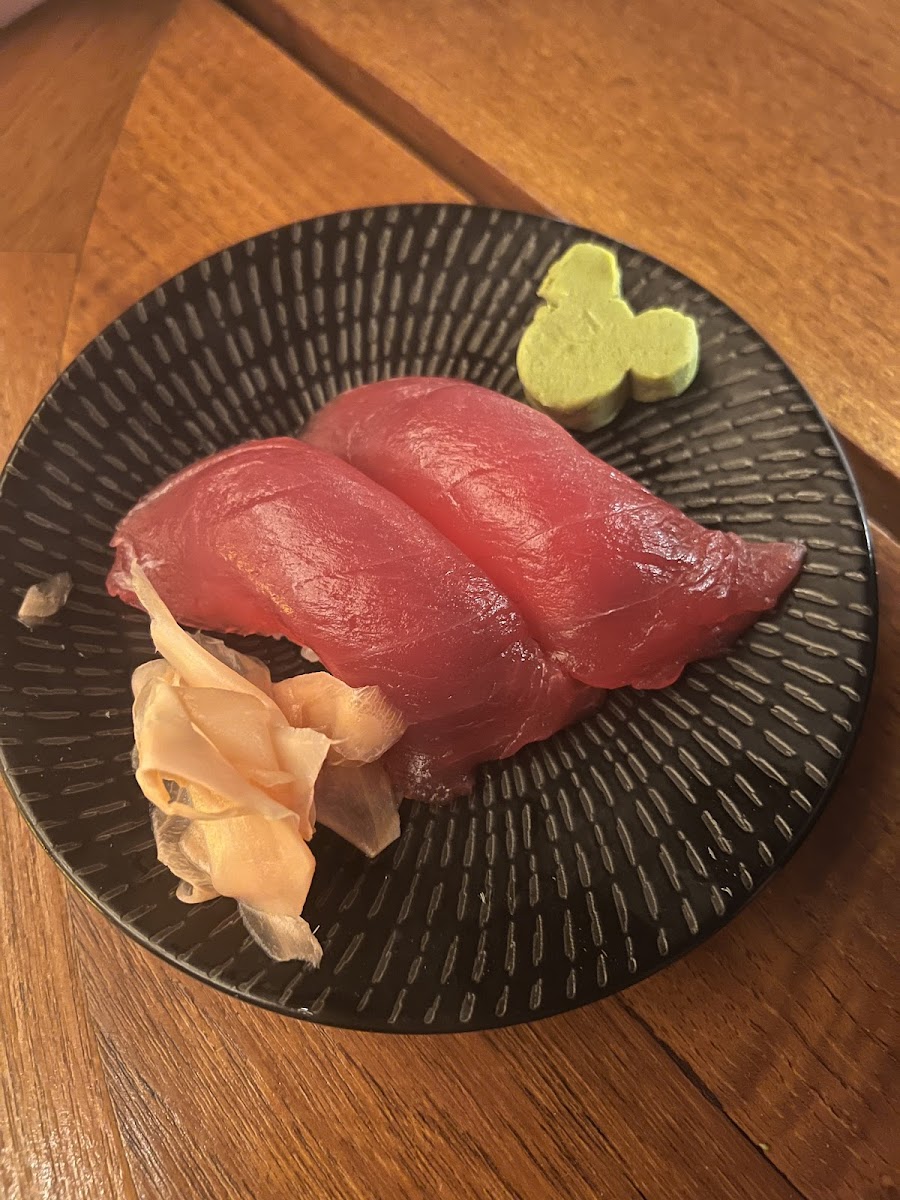 tuna nigiri