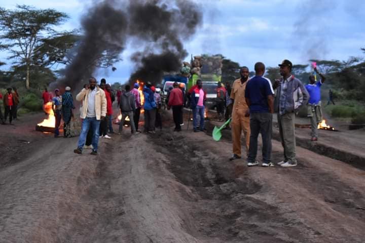 The farming community in Rombo, Kajiado Southj sub county, on May 3, 2024 closed the Illasit- Taveta road because of its alleged bad state.