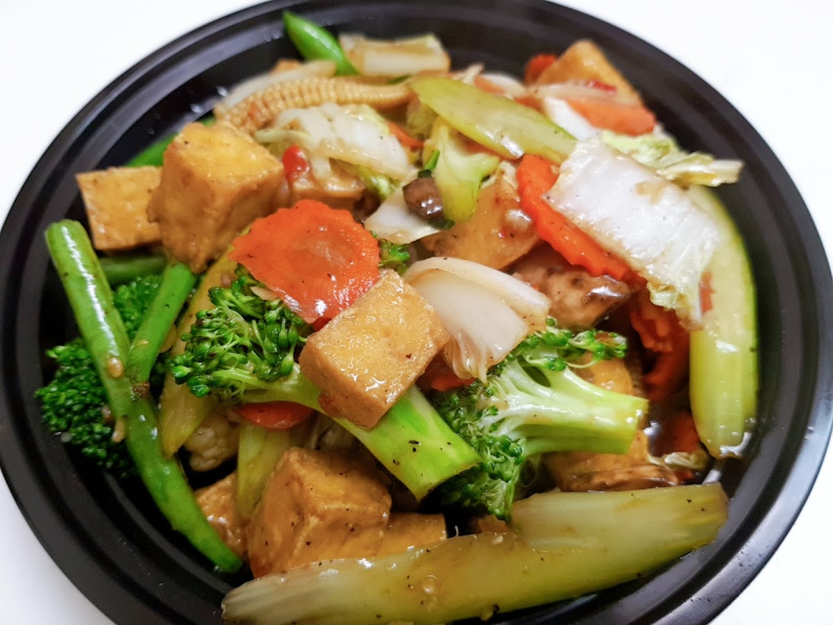 Stir-fried mixed vegetables with tofu