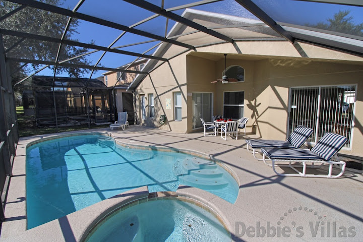 Easy access steps into the pool on Emerald Island