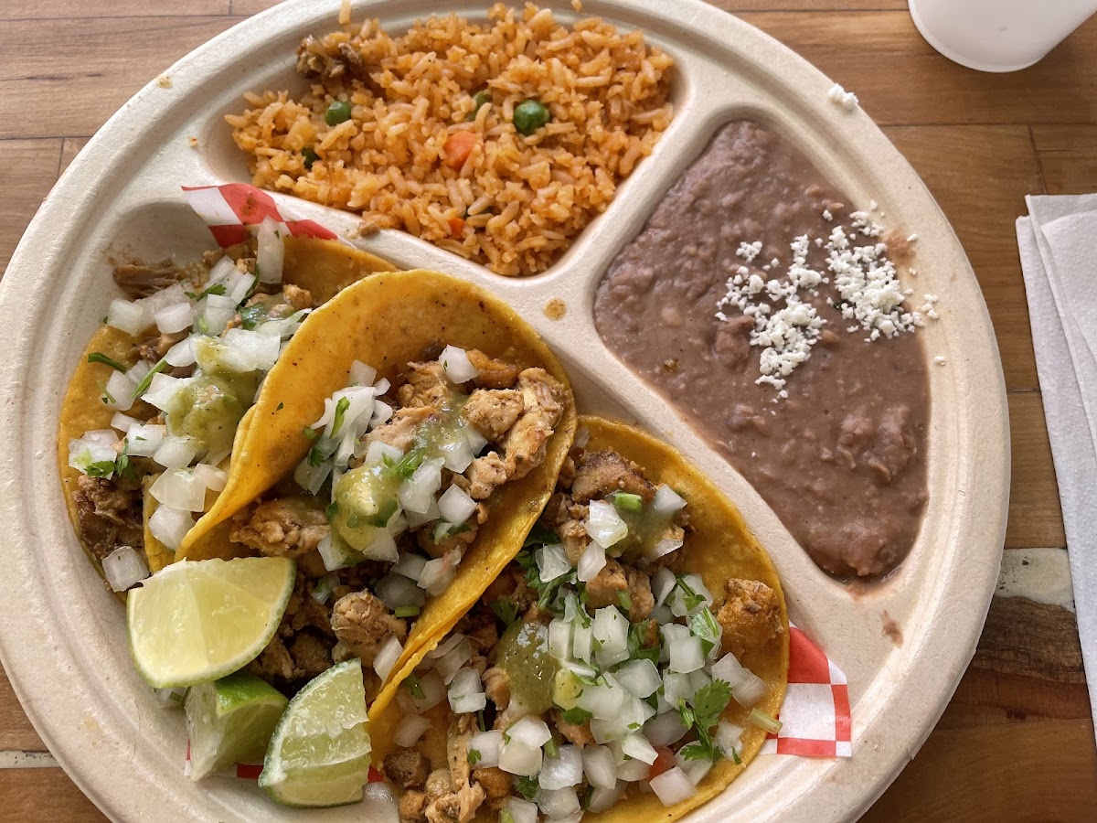 Combo - 3 tacos (chicken), beans and rice