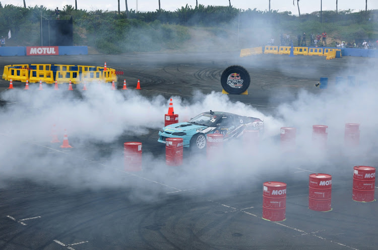 Jim McFarlane showing his drifting skills.