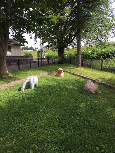 八幡児童公園の駱駝と河馬と象