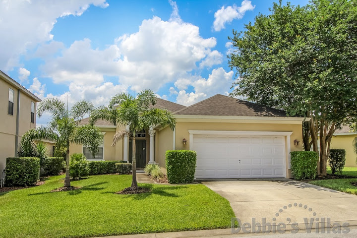 Private Orlando villa to rent, close to Disney, games room, private pool and spa, peaceful community