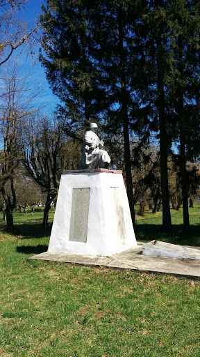 Памятник героям Великой Отечес