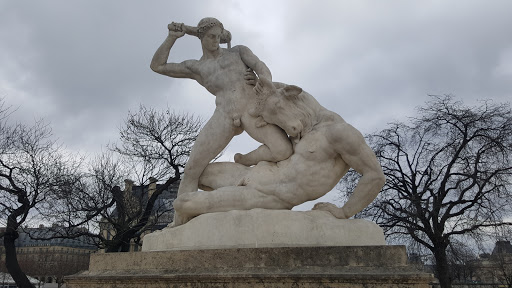 Thésée combattant le Minotaure, Jardin des Tuileries
