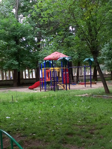 Детская Площадь