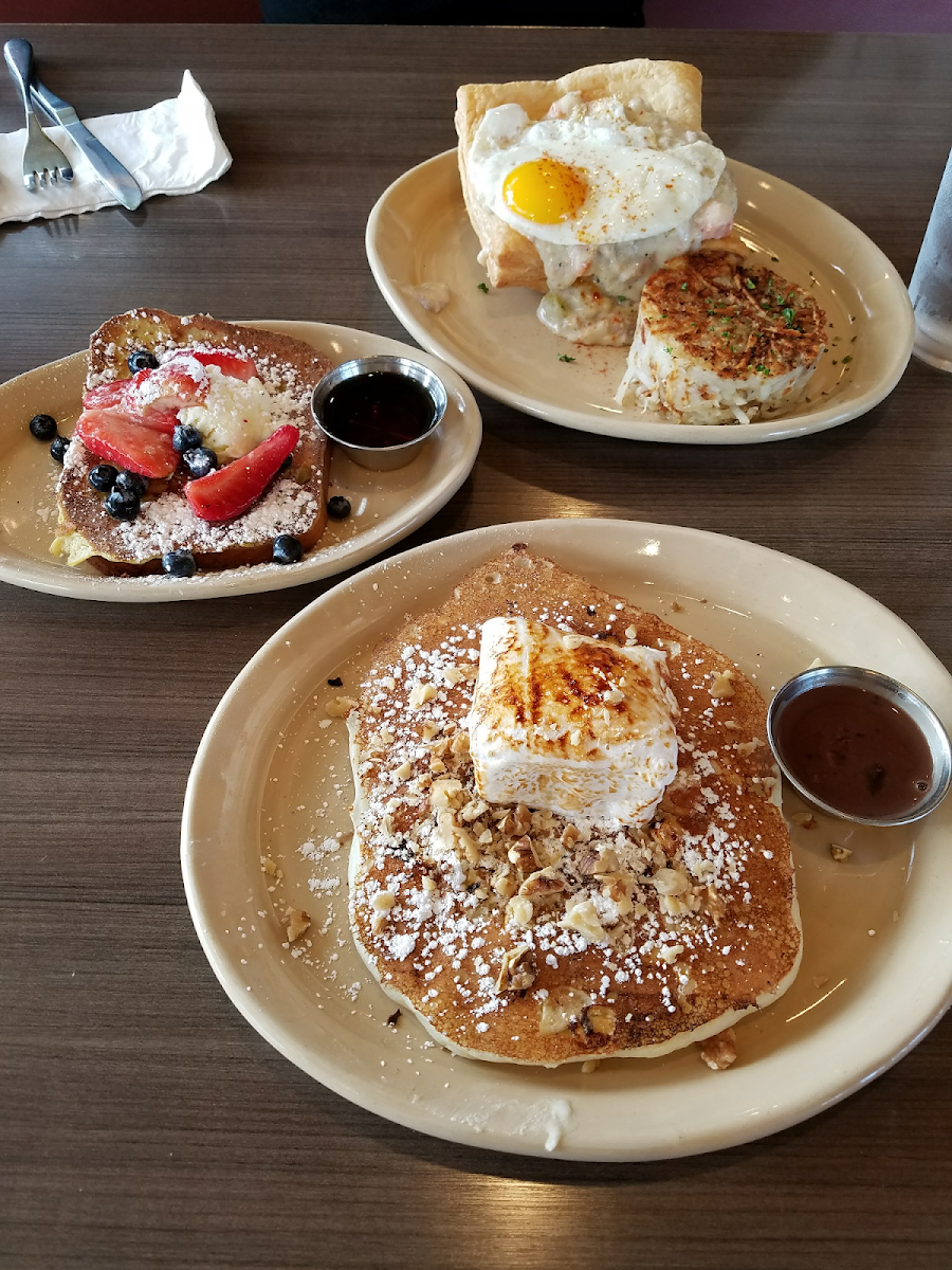 breakfast pot pie in back is not gluten free
gluten free French toast is really good...GF hot chocolate pancakes are outstanding!