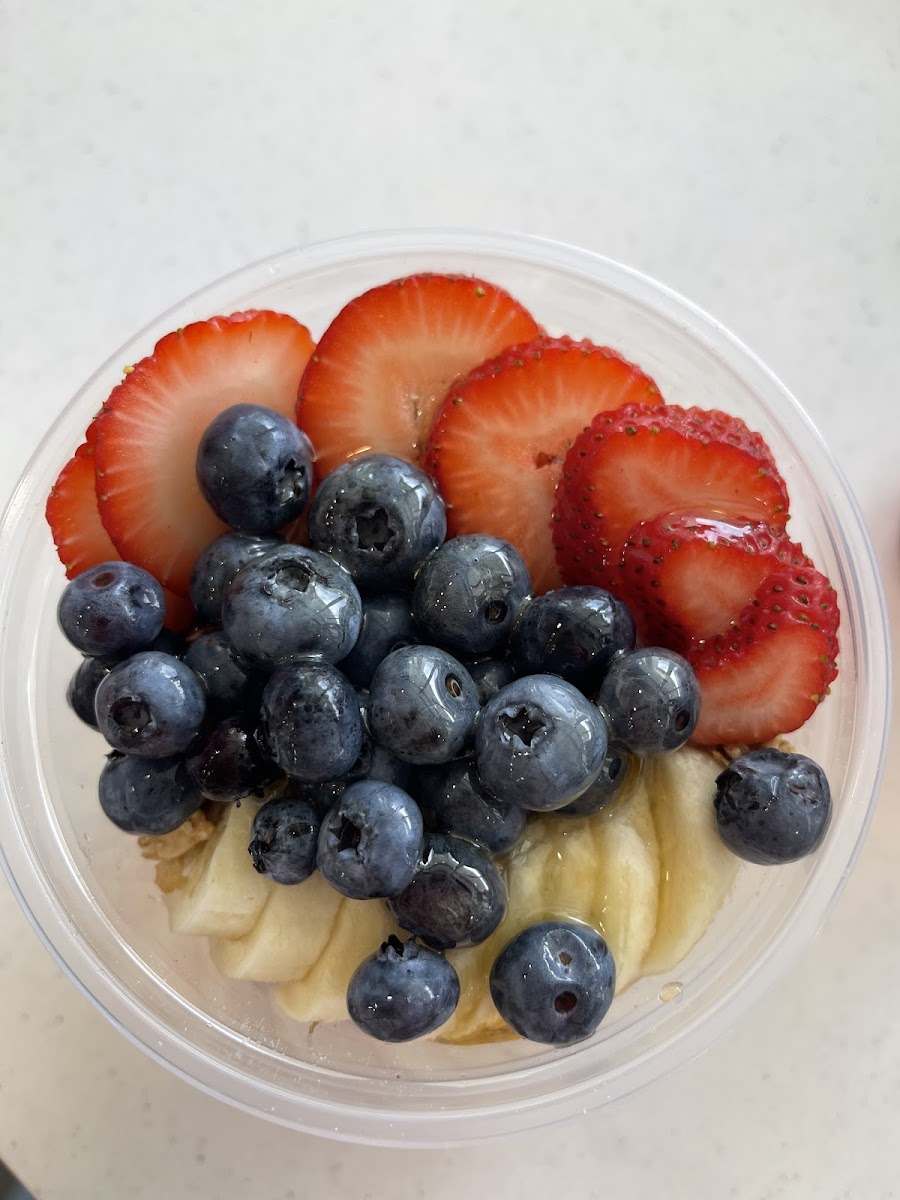 Top of the Berry Brazilian bowl with dragonfruit base.