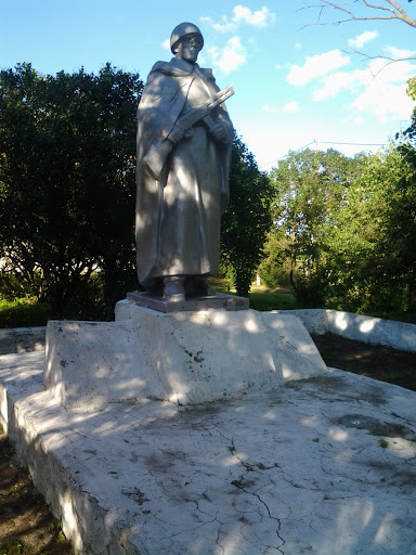Памятник  Воинам ВОВ