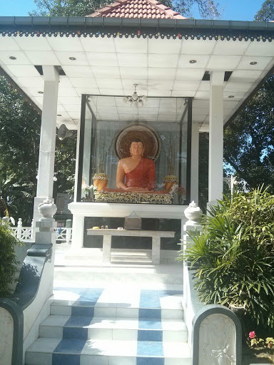 Ganemulla Bus stand Buddha Statue